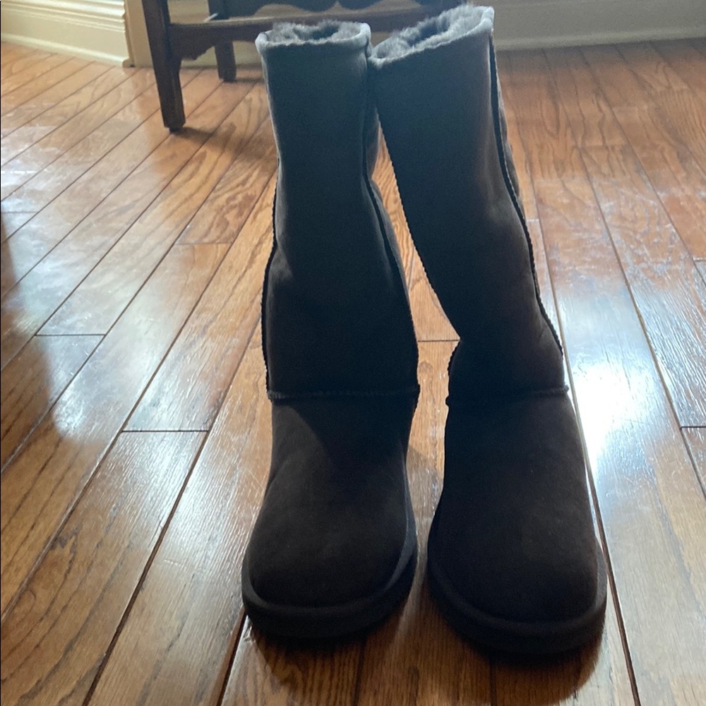 Women's Brown Sheepskin Boots Size 8W
